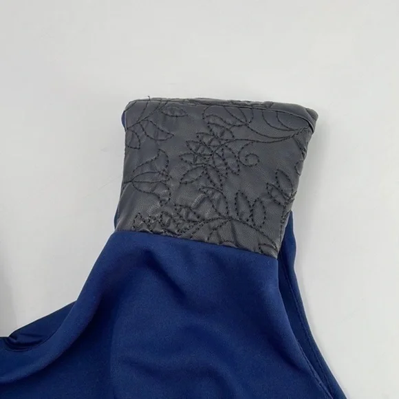 UEC Guess navy blue sleeveless cocktail dress faux leather detail size small - Picture 7 of 12